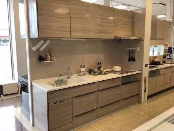 キッチン レミュー I型（壁付け）レイアウト シルキーウッドグレージュ